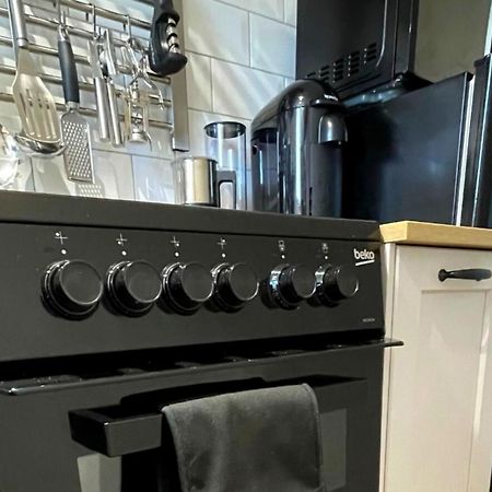 Stunning Luxury Apartment In Central Lymington Exteriör bild