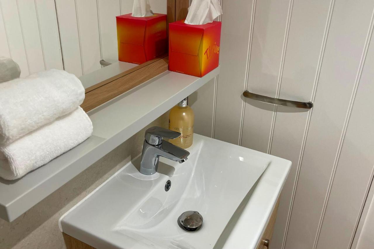 Stunning Luxury Apartment In Central Lymington Exteriör bild
