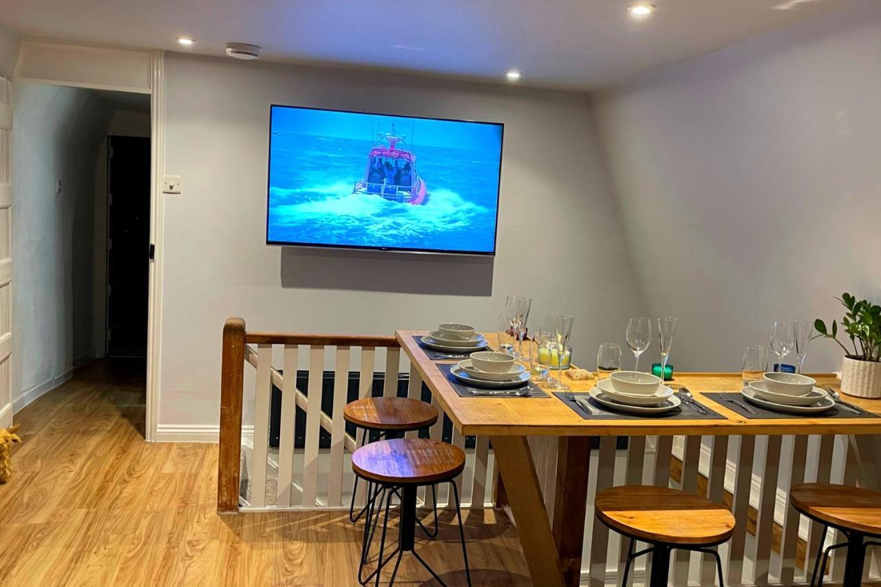 Stunning Luxury Apartment In Central Lymington Exteriör bild